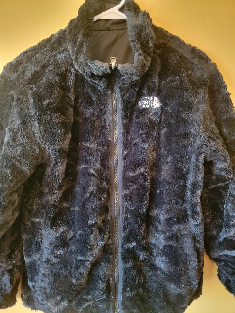 The North Face Youth Medium Insulated Reversable, Black Jacket.
